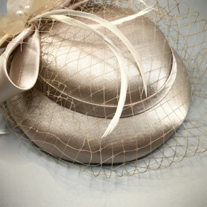 Retro Clip-on Fascinator with Elegant Design - Image 7