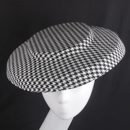Disc Simple Cocktail Hat with Plaid Pattern