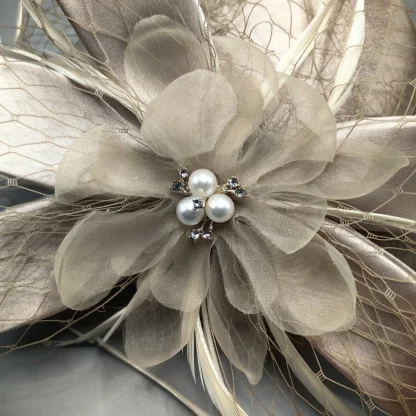 Retro Clip-on Fascinator with Elegant Design - Image 9