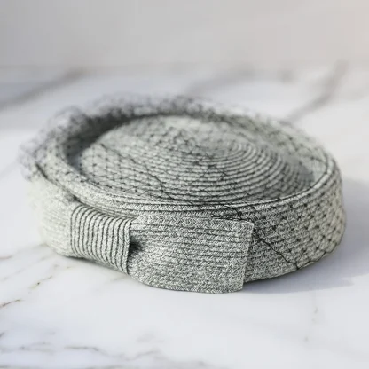Vintage-style Headpiece with Mesh Design - Image 3