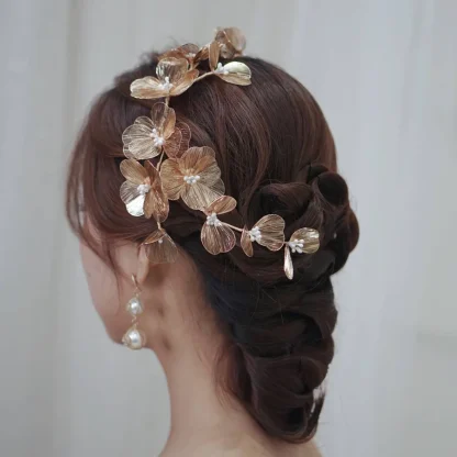 Stylish Floral Headpiece with Luxury Design - Image 2
